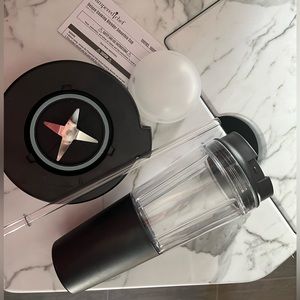 Pampered chef Deluxe cooking blender smoothie cup used once